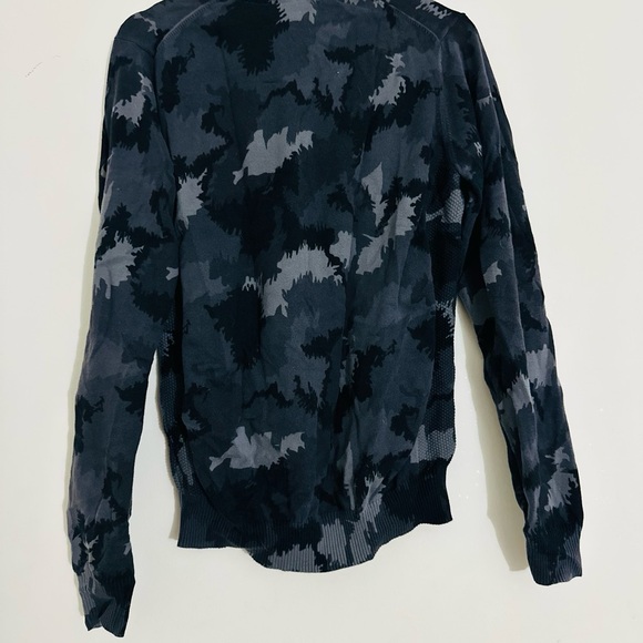 Nike Gray V-Neck Sweater with Soft Texture US SMALL - Picture 2 of 3